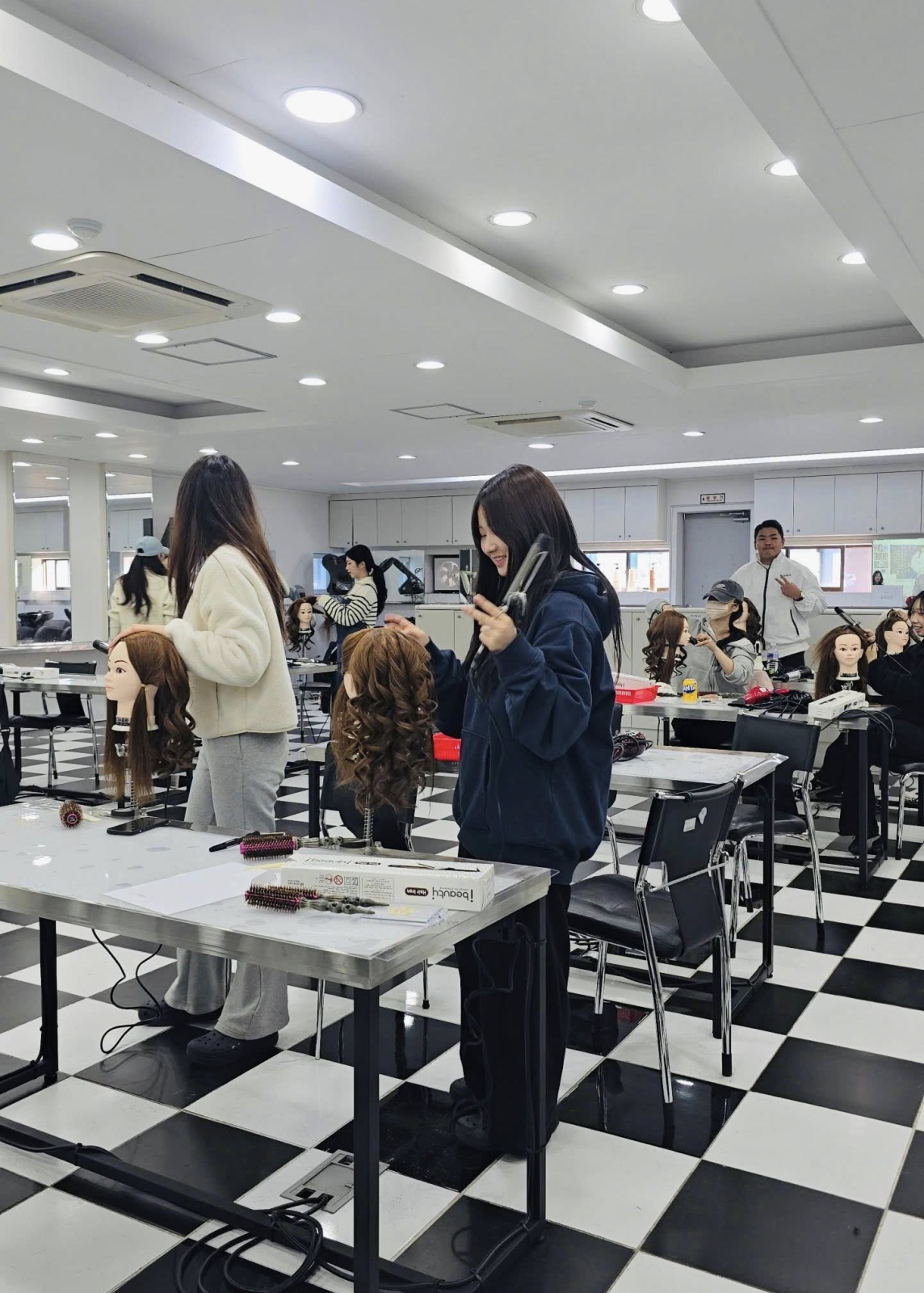 571374464_1357615749708100_2039892379852195256_n