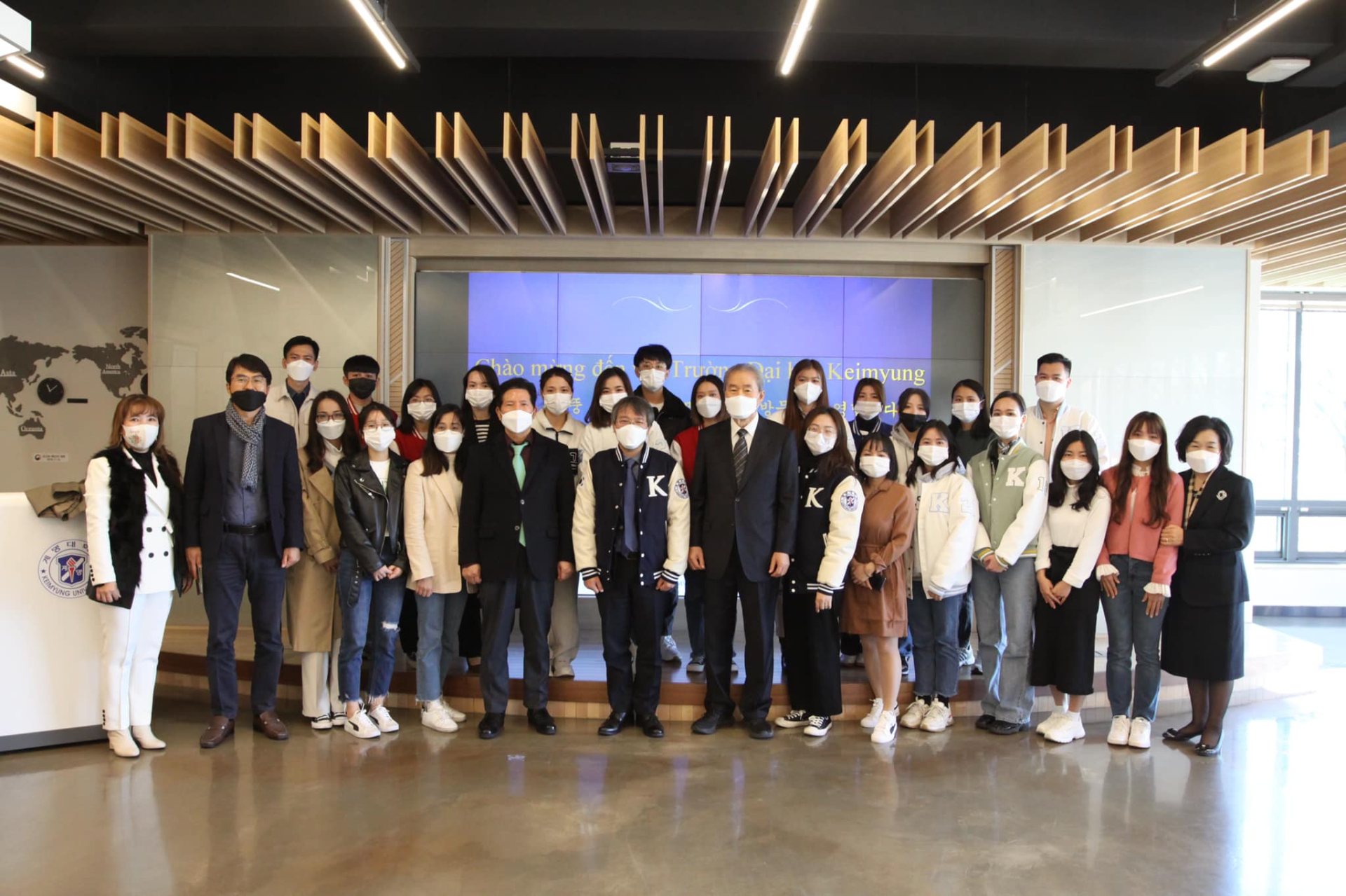 Đại sứ Nguyễn Vũ Tùng thăm trường Đại học Keimyung và gặp gỡ các du học sinh Việt Nam đang theo học tại trường