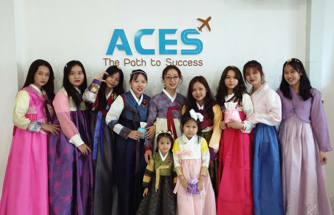 Chương trình trải nghiệm mặc thử Hanbok của Trung tâm du học Hàn Quốc ACES