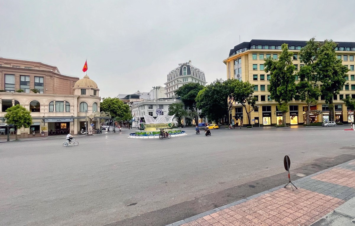 Hà Nội yêu cầu không tụ tập quá 5 người ngoài công sở