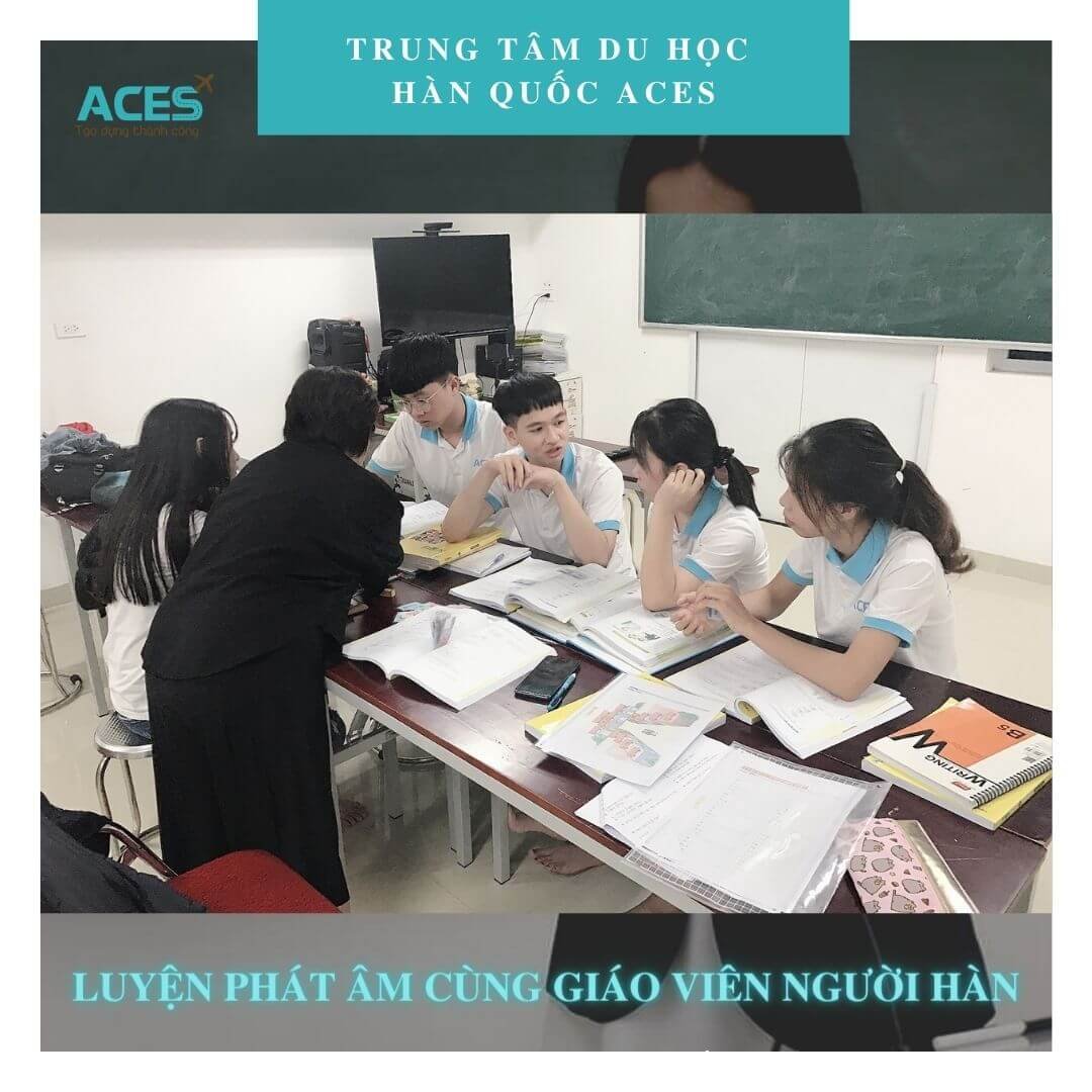 Việc thực hành phát âm theo nhóm giúp các em tự tin hơn và nâng cao khả năng nghe cũng như phát âm